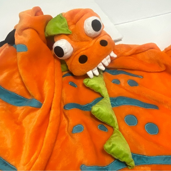 Toddler size hooded dinosaur blanket - Picture 4 of 5